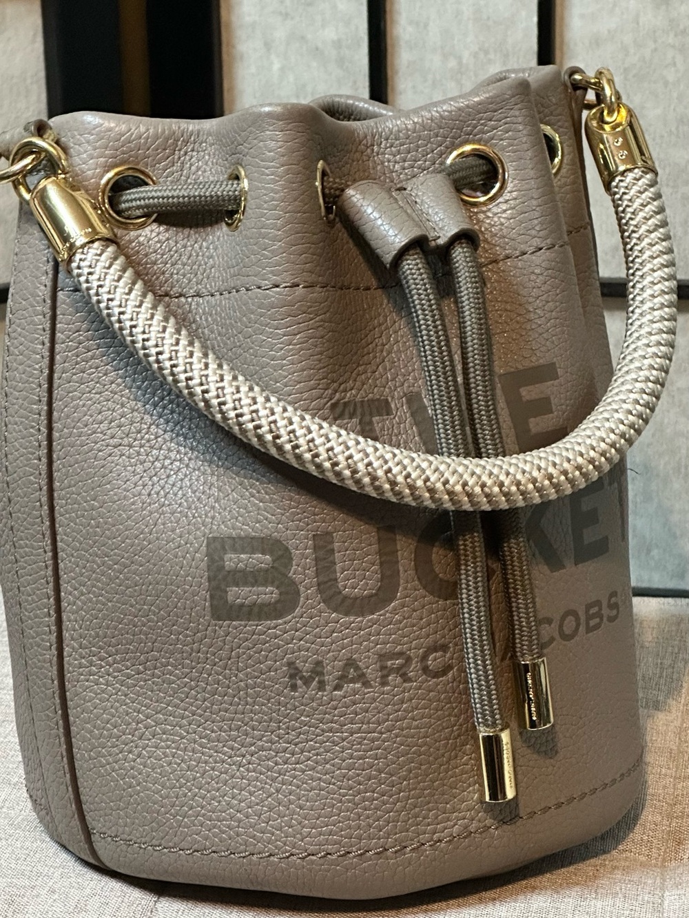 MARC JACOBS The Bucket Bag- Cement - Picture 4 of 16